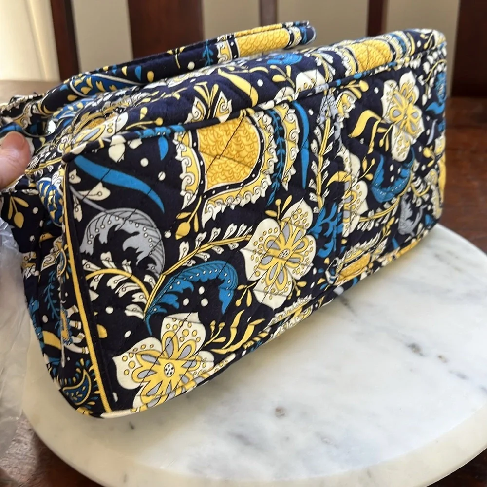 VERA BRADLEY Shoulder Chain Bag in Ellie Blue Bohemian 100% Cotton Quilted